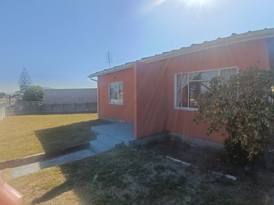 2 Bedroom Property for Sale in Uitsig Western Cape